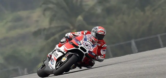 Moto Gp, Dovizioso in pole a Sepang. Rossi, Lorenzo e Marquez alle spalle del pilota della Ducati