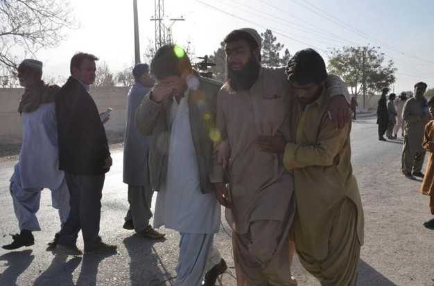 Pakistan, attacco in una scuola di polizia a Quetta: 59 morti e almeno 120 feriti. Isis rivendica