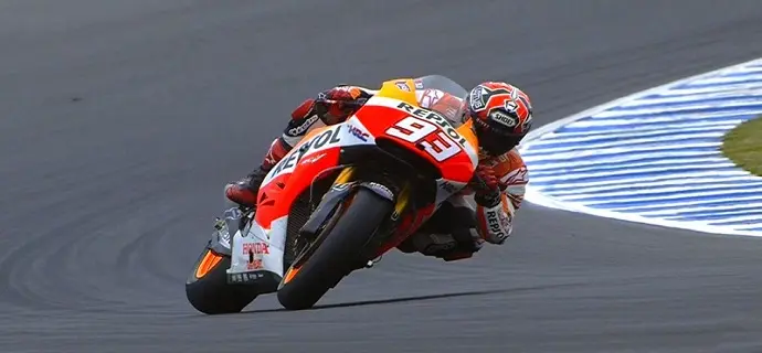 Moto Gp, Phillip Island: Marc Marquez in pole, staccati Rossi e Lorenzo