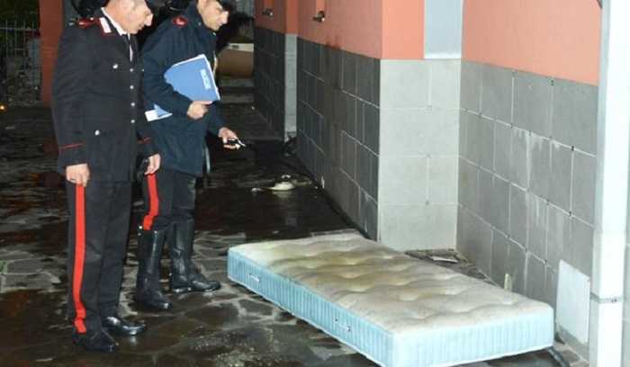 Rimini, 7 persone si buttano dal secondo piano a causa di un incendio