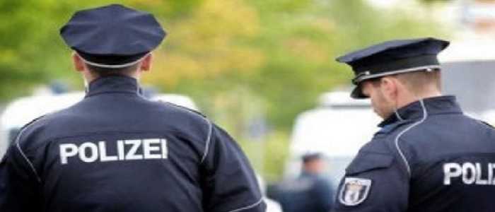 Germania, quattro agenti feriti da un neonazista durante una sparatoria