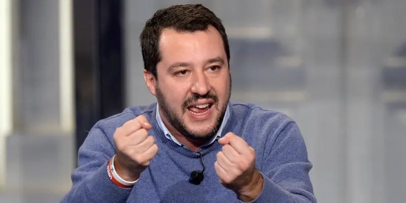 Pensioni, Matteo Salvini: "Per Renzi si scrive Ape, per me si legge truffa"