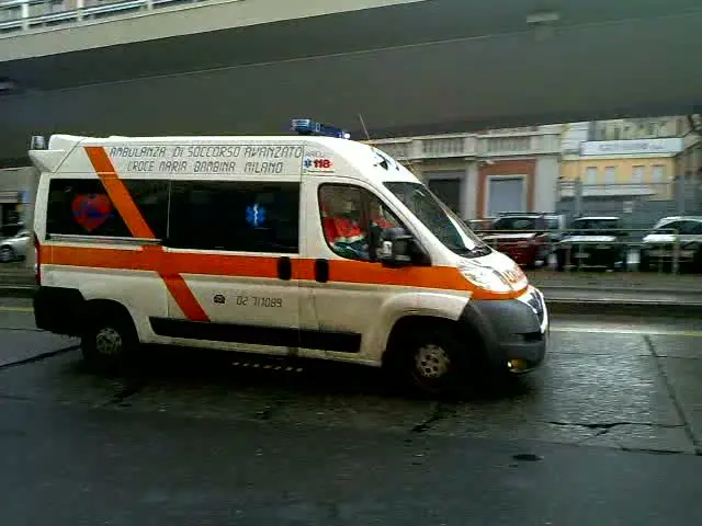 Milano, donna investita da tram in via Mecenate. E' in condizioni critiche
