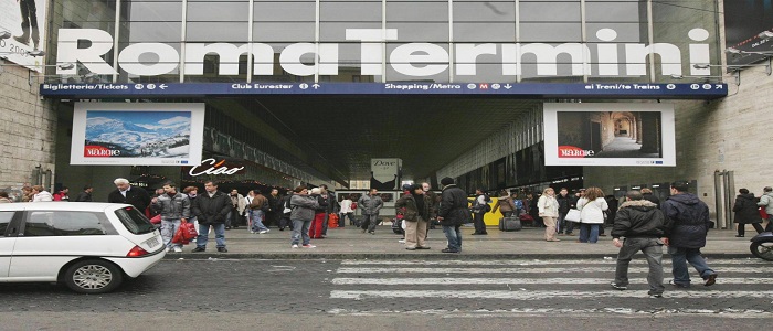 Roma, allarme bomba nella stazione Termini. Binari chiusi per sicurezza