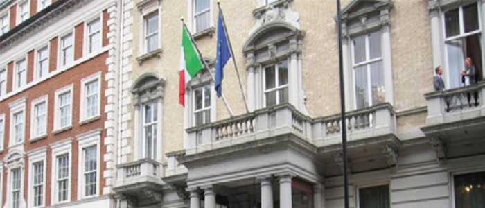 Londra, studenti italiani schedati per regione di provenienza. Il Foreign Office si scusa
