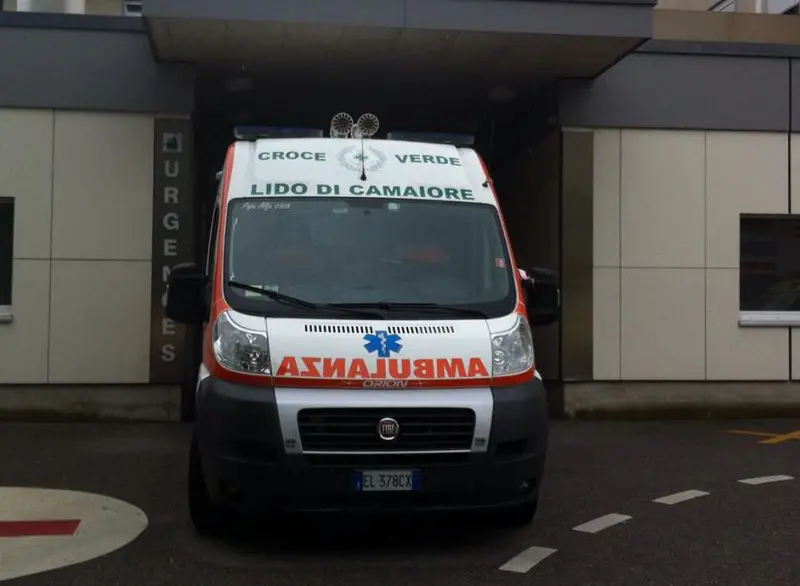 Schianto in auto: muore a 26 anni ragazza di Careggine