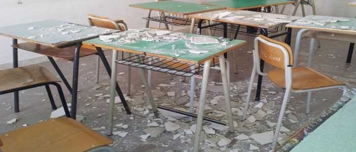Milano, crolla l'intonaco del soffitto di una scuola. Due ragazzi feriti
