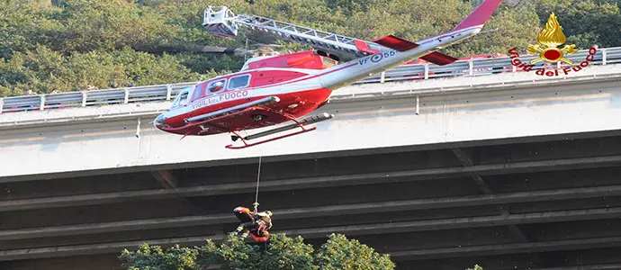 Pizzo: VVF recupero persona da viadotto A3 [Foto e Video]