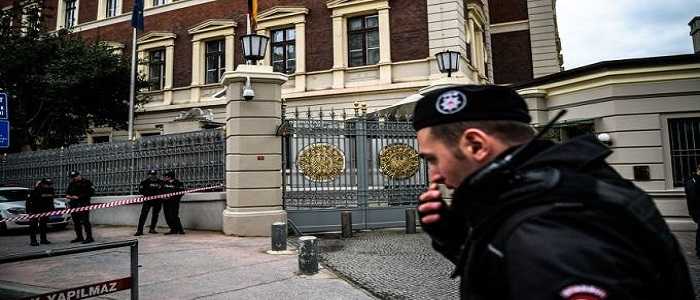 Ankara, assalto all'ambasciata israeliana. Ferito l'assalitore