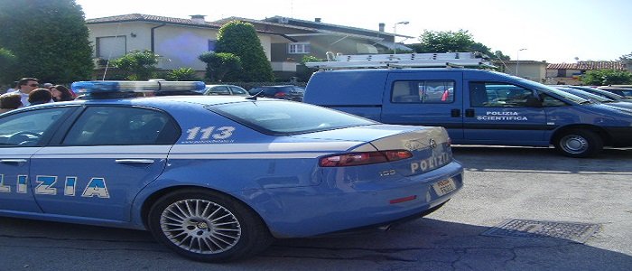 Roma, donna trovata morta in casa: si sospetta l'omicidio