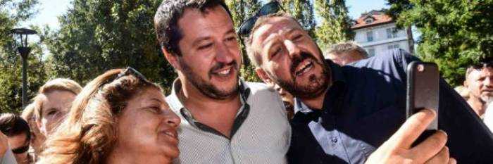 Pontida, Salvini all'attacco: "Mai schiavi, neanche di Berlusconi. Lunga vita a Putin"