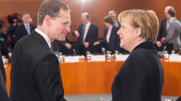 Elezioni a Berlino: coalizione della Merkel in difficoltà, SPD in vantaggio