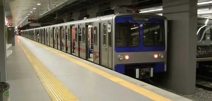 Roma, cade sui binari della Metro B: grave ragazzino di 12 anni