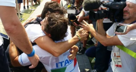 Una vita da campione: Alex Zanardi oro nella cronometro H5 alle Paralimpiadi