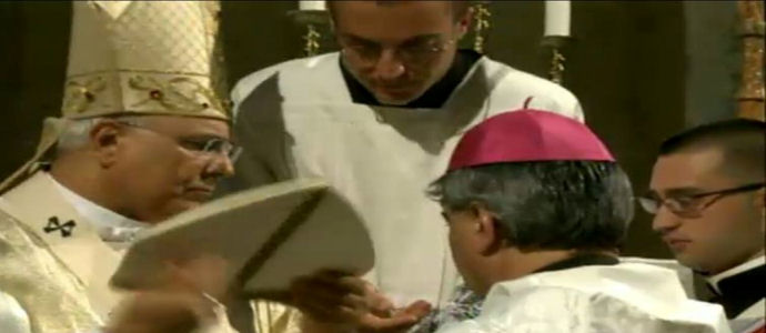 Mons. Domenico Battaglia Ordinato Vescovo [Foto]