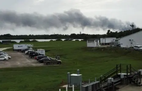 Usa, esplosioni a Cape Canaveral durante i test per il razzo Space X