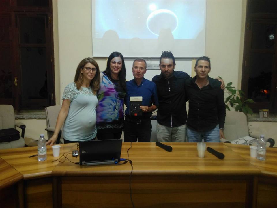 Giù le mani da plutone di Vincenzo Falbo