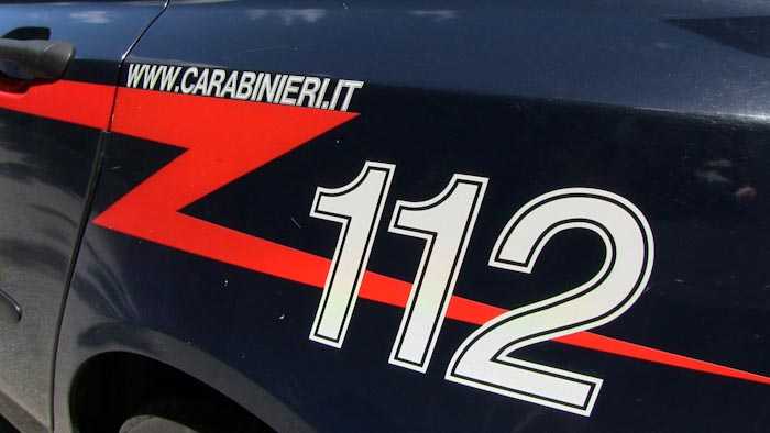 Bari, droga nascosta nelle scarpe: arrestati due uomini