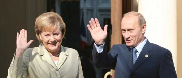 UE, Merkel: ''Ancora sanzioni per la Russia''