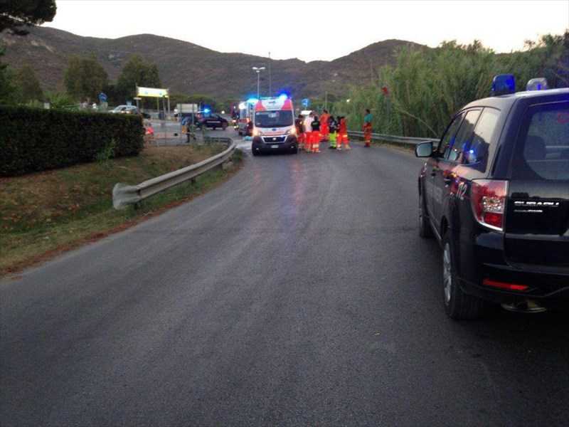 Isola d'Elba, finisce con la moto contro il guardrail: morta una ragazza di 22 anni