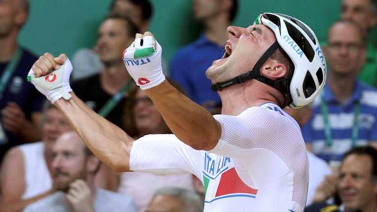 Rio 2016: Elia Viviani è d'oro nel ciclismo su strada