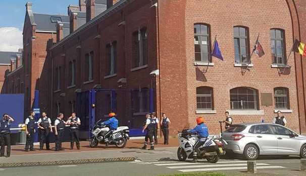 Belgio, identificato uomo dell'attacco di Charleroi