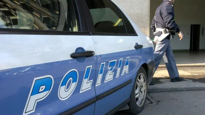 Torino, truffavano aziende con assegni circolari falsi