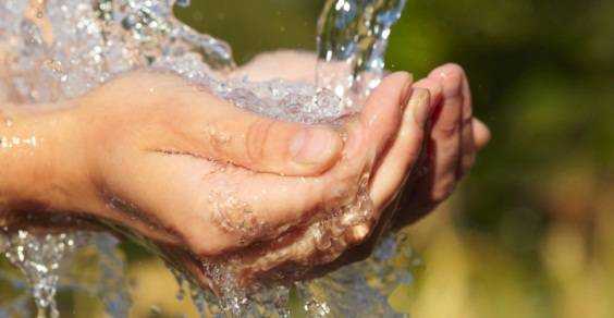 Roma, Raggi: ''Stop aumenti della bolletta dell'acqua per il 2016''