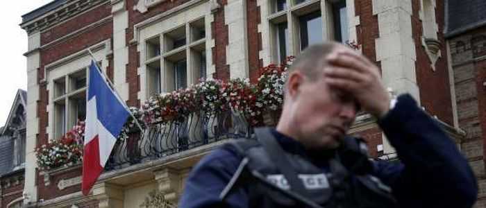 Attentato di Rouen: uno degli attentatori era stato segnalato alla Francia, ma troppo tardi