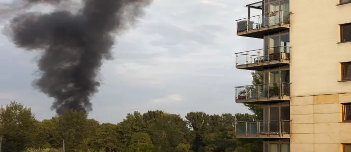 Condominio: Chi brucia plastica turbando i vicini commette reato