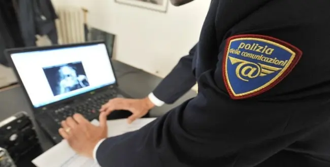 Biella, pedofilo adescava minorenni su Facebook fingendosi una ragazzina: arrestato