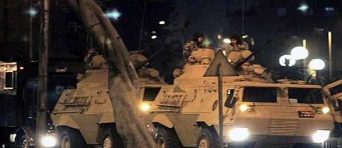Turchia, "Tentativo di colpo di Stato". F16 e carri armati ad Ankara [Video]