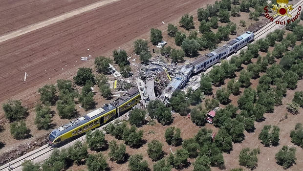 Disastro ferroviario in Puglia: 27 morti e 50 feriti, attesi Renzi e Delrio