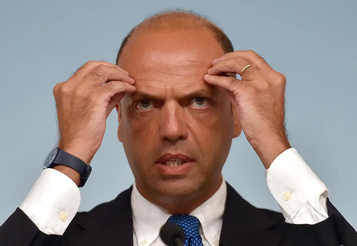 Inchiesta Labirinto: l'opposizione chiede le dimissioni di Alfano