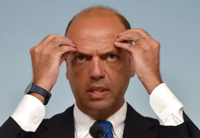 Inchiesta Labirinto: l'opposizione chiede le dimissioni di Alfano