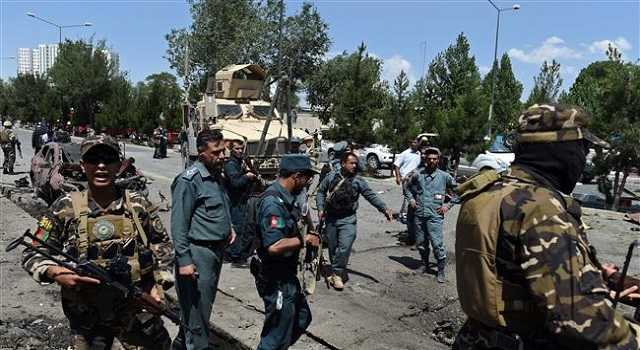 Afghanistan, kamikaze contro polizia: 40 morti
