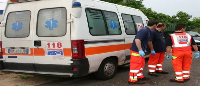 Taranto, anziana precipita dall'ottavo piano e muore: puliva le finestre