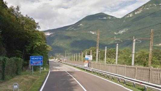 Scontro tra auto e moto fra Trento e Verona: morte due persone