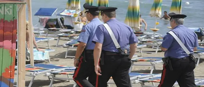 Loano, uomo ricoverato d'urgenza dopo aver bevuto da una bottiglia