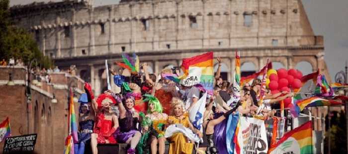Roma: in settecentomila al Gay Pride partito ieri da Piazza Esedra