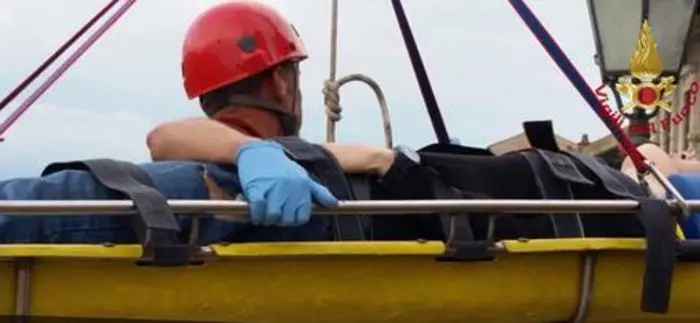 Pisa, turista di ventitré anni cade dalle spallette dell'Arno