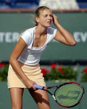 Tennis, doping: due anni di squalifica per Maria Sharapova