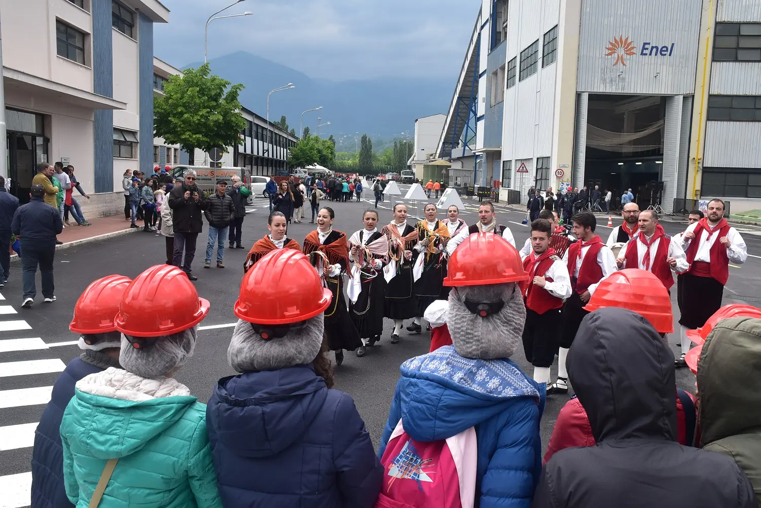 Centrale aperta: studenti e cittadini in visita alla centrale Enel del Mercure