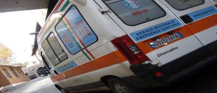 Firenze, auto travolge tre pedoni sul marciapiede: un morto e due feriti