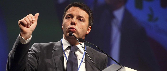 L'annuncio di Renzi sui social: "Ridurremo le tasse al ceto medio. Equitalia al 2018 non ci arriva"