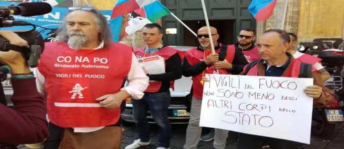 Vigili del fuoco: protesta Conapo davanti sede partito Ncd e in tutte citta'