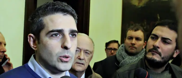 M5s, Pizzarotti sospeso: "Pronto al confronto con i leader del movimento"