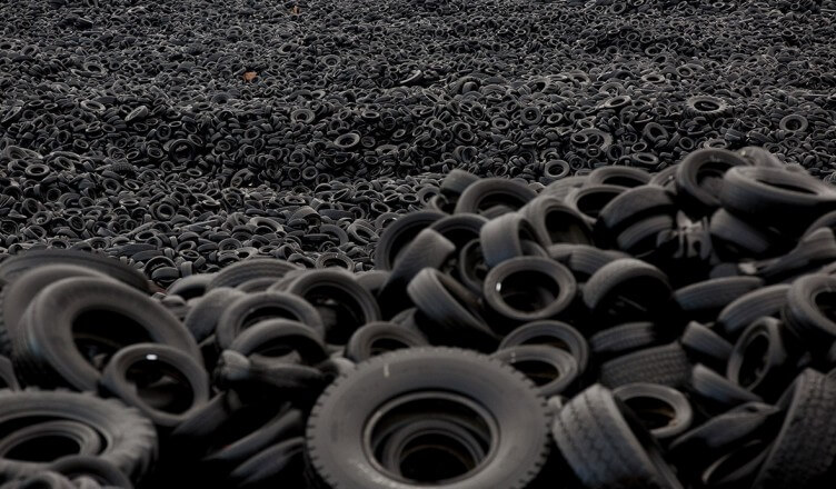 Incendio nei pressi di Madrid, evacuate 9mila persone