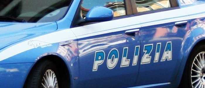 Firenze, insulta e minaccia ex padre affidatario: arrestato un 24enne