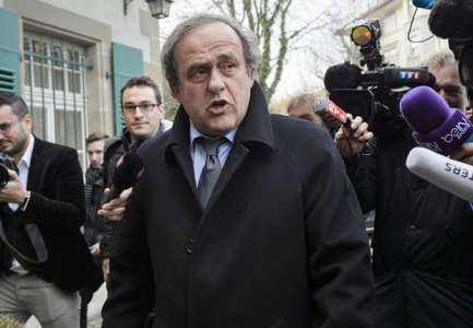 Uefa,Platini costretto a dimettersi da carica di presidente: Tas riduce squalifica senza assoluzione